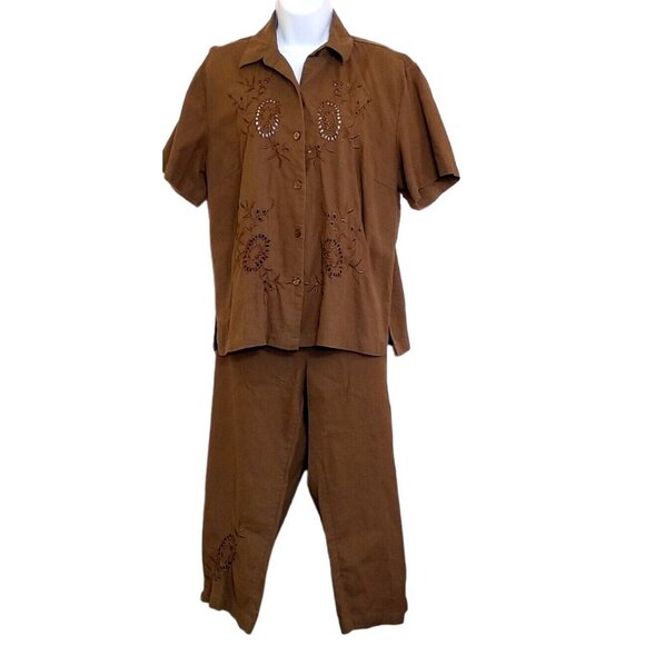 AKC Womens XL Top Capri Pants Suit Set Linen Blend Embroidered Cut Work Brown - Picture 3 of 13